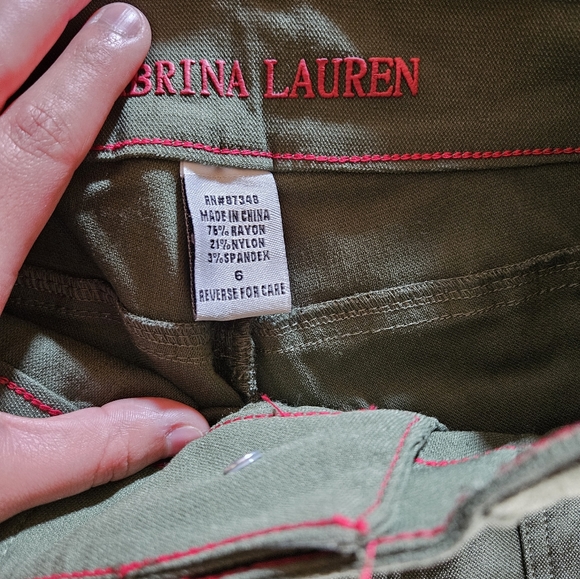 Fitted cargo shorts - Picture 3 of 3